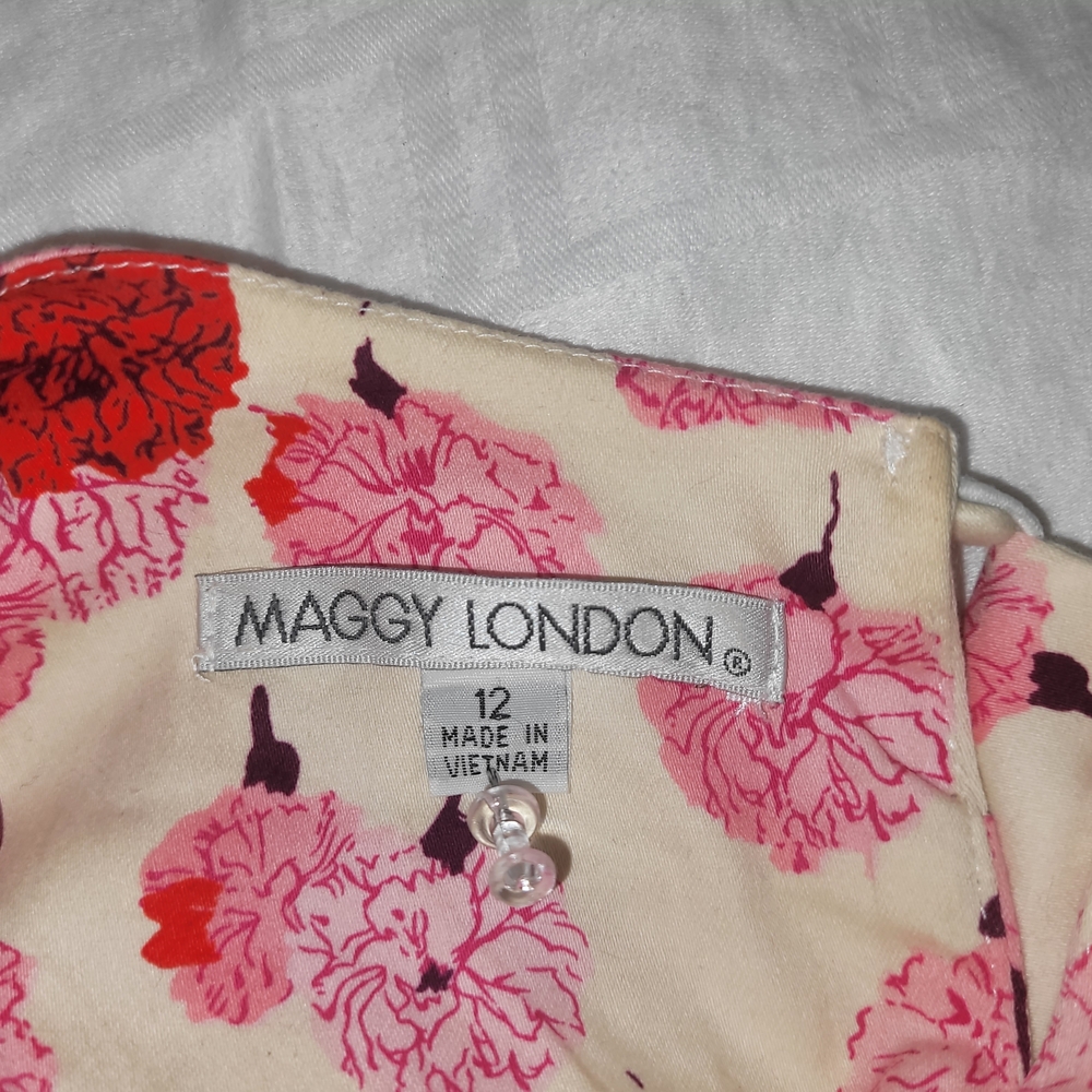 Maggy London Red and Pink Heart Pattern Midi Dress - Picture 4 of 5